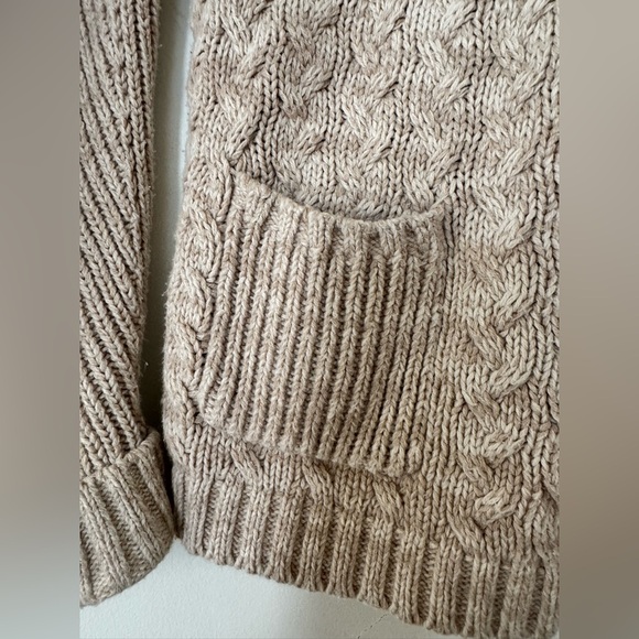 Girls Max Studio Faux Fur Collared Cotton Cable Knit Button Up Evening Cardigan - Picture 4 of 6